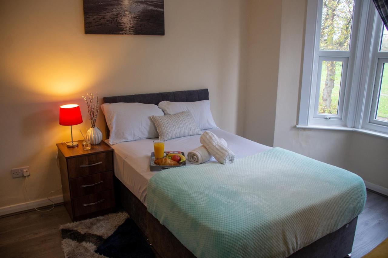 Royale Green View House- Free Parking, Wifi, Perfect For Contractors And Holiday Northampton Exterior photo